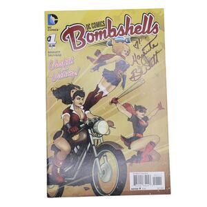 DC Comics Bombshells #1 (2015) Signed Marguerite Bennett DC Comic Book